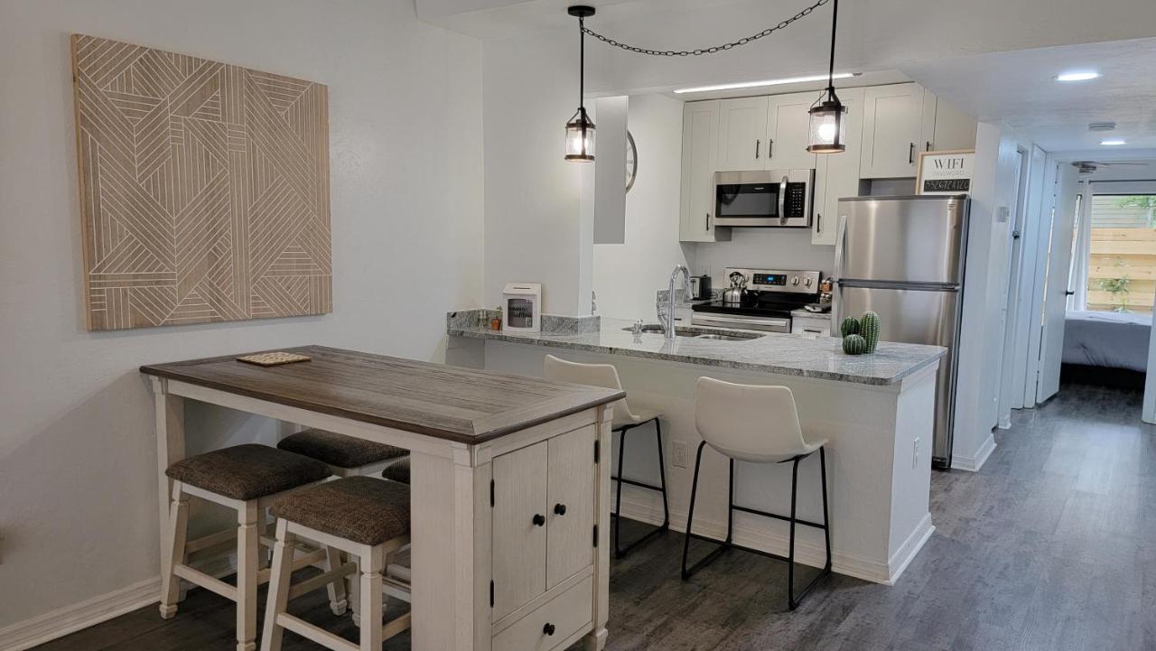 Discover Luxury Condo Steps Away From Celebration Pointe And I-75! Gainesville Luaran gambar